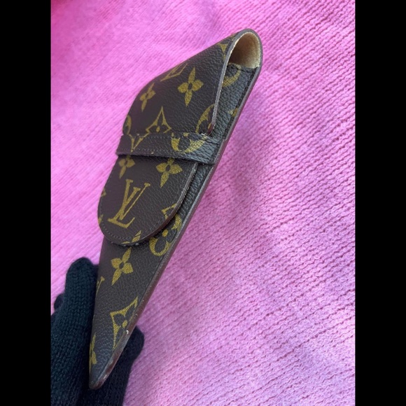 Louis Vuitton Sunglasses case - Picture 4 of 8